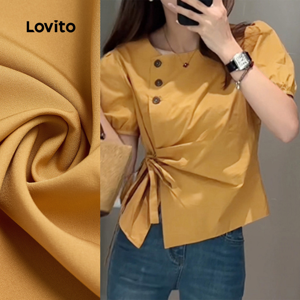 (New) Lovito เสื้อเชิ้ตลายพลิ้วผ้าพลิ้วคลื่นพลีทพร้อมกระดุม สำหรับฤดูใบไม้ผลิ/ฤดูร้อน สีขมิ้นสำหรับสตรี L149ED1228