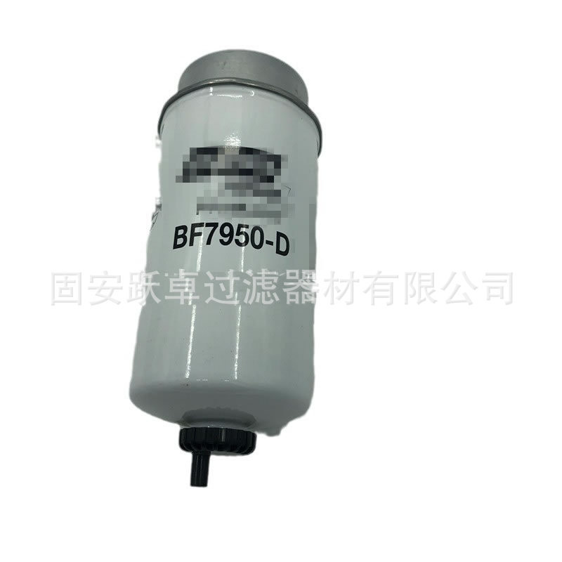 BF7950-D องค์ประกอบกรองน้ํามันเชื้อเพลิงวิศวกรรมเครื่องจักรกรองรถขุดกรองดีเซล