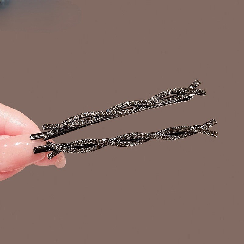 มาโรโปลี กิ๊บสำหรับทรงผมหน้าผากเรียบ สีดำ มีพลอยเทียม