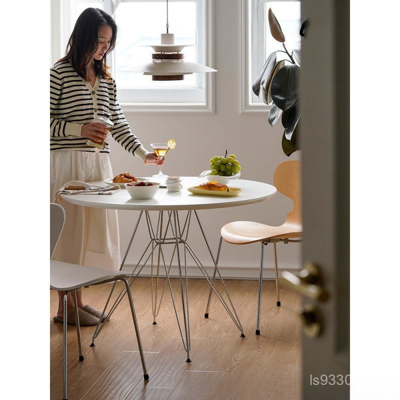 Conference Designer โต๊ะรับประทานอาหาร Influencer Nordic ins Negotiation ตารางสีขาวรอบตารางขนาดเล็ก 