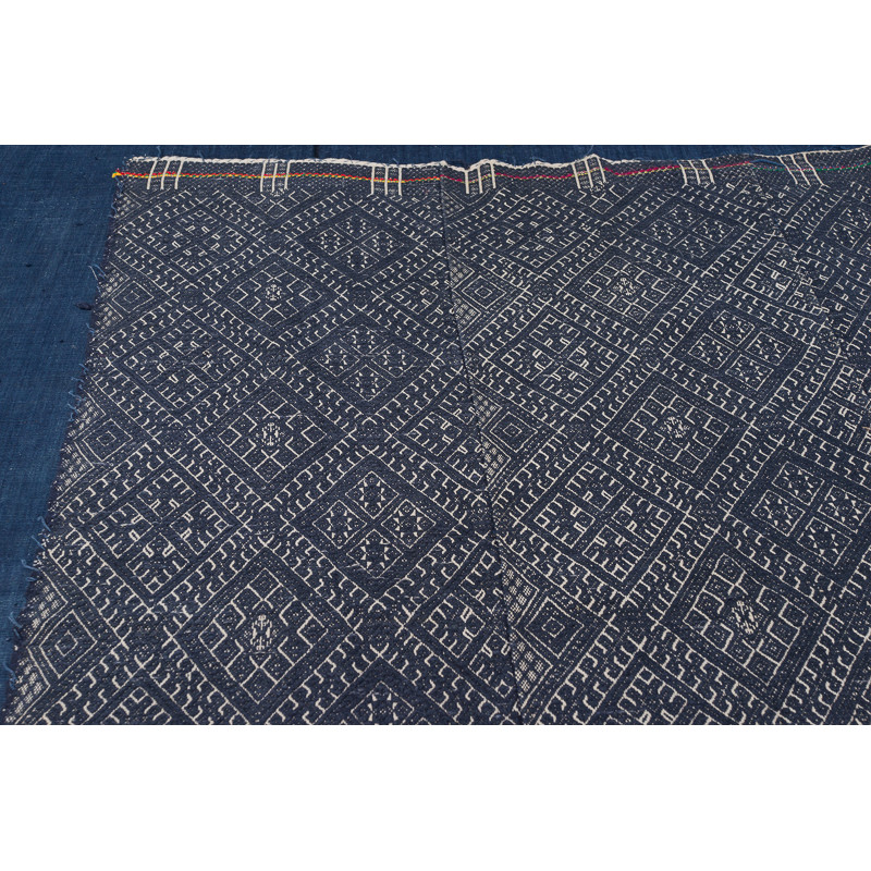 ผ้าโบรเคด ขนาด 100 x 90 ซม. xn-2067