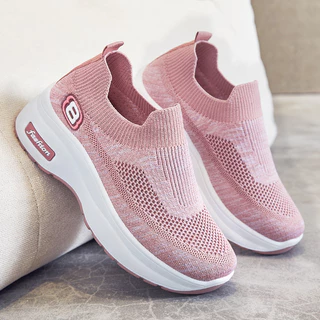 หนาSoled Slip-Onบินทอตาข่ายระบายอากาศสบายๆกีฬารองเท้าผู้หญิงAll-Match Soft-Soled Com