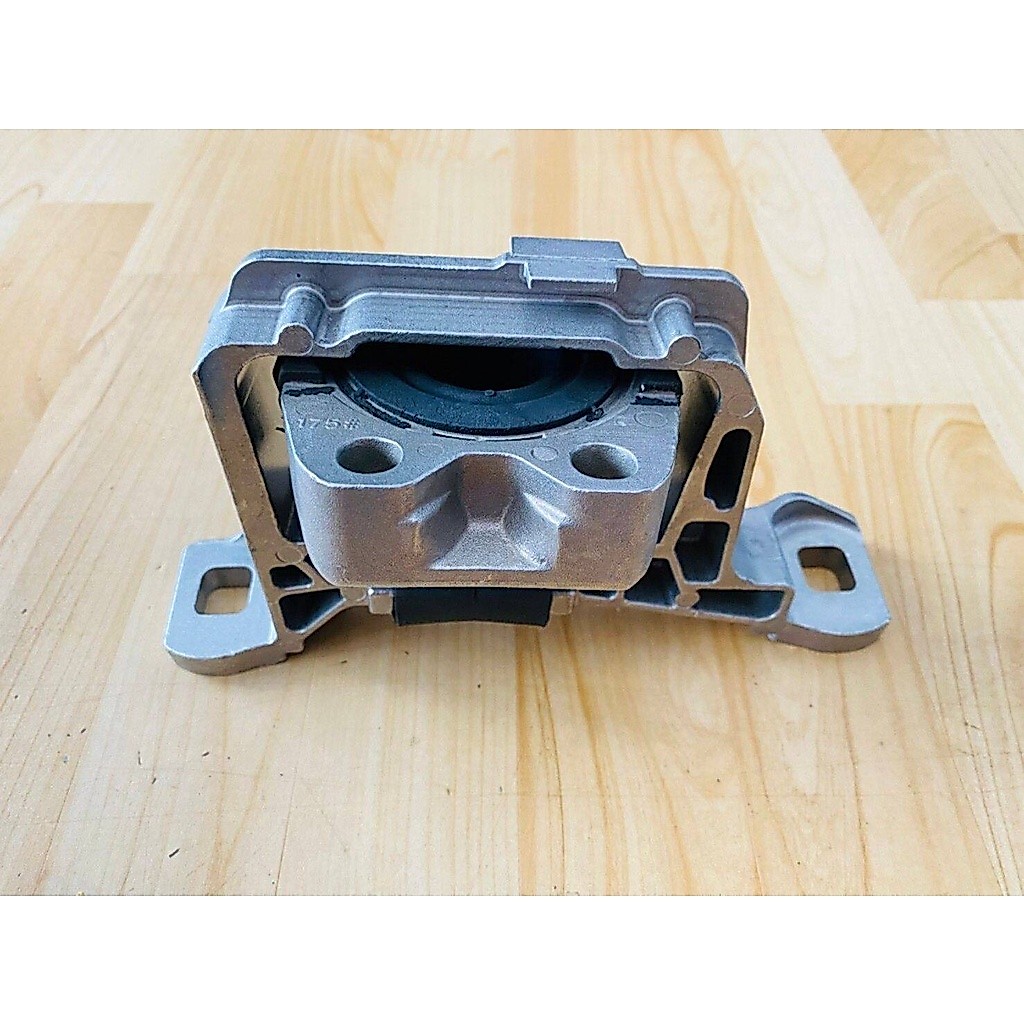 ยางแท่นเครื่องหน้าขวา  ฟอร์ด โฟกัส  MK2/2.5/3 เครื่อง 1.8/2.0 Mazda 3 BL/BK  Volvo S40 II/V50 เครื่อง 2.0 เบนซิน