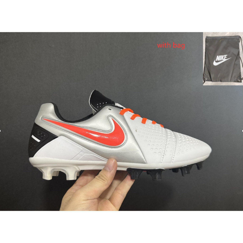 รองเท้าฟุตบอล CTR 360 Maestri III FG สำหรับผู้ชาย พร้อมส่ง