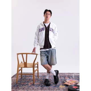 AIIZ เสื้อฮู้ดผู้ชายแบบซิปผ้าเฟรนช์เทอร์รี่ย์ ลายกราฟิก AIIZ Men’s Varsity Graphic Zipper Hoodie