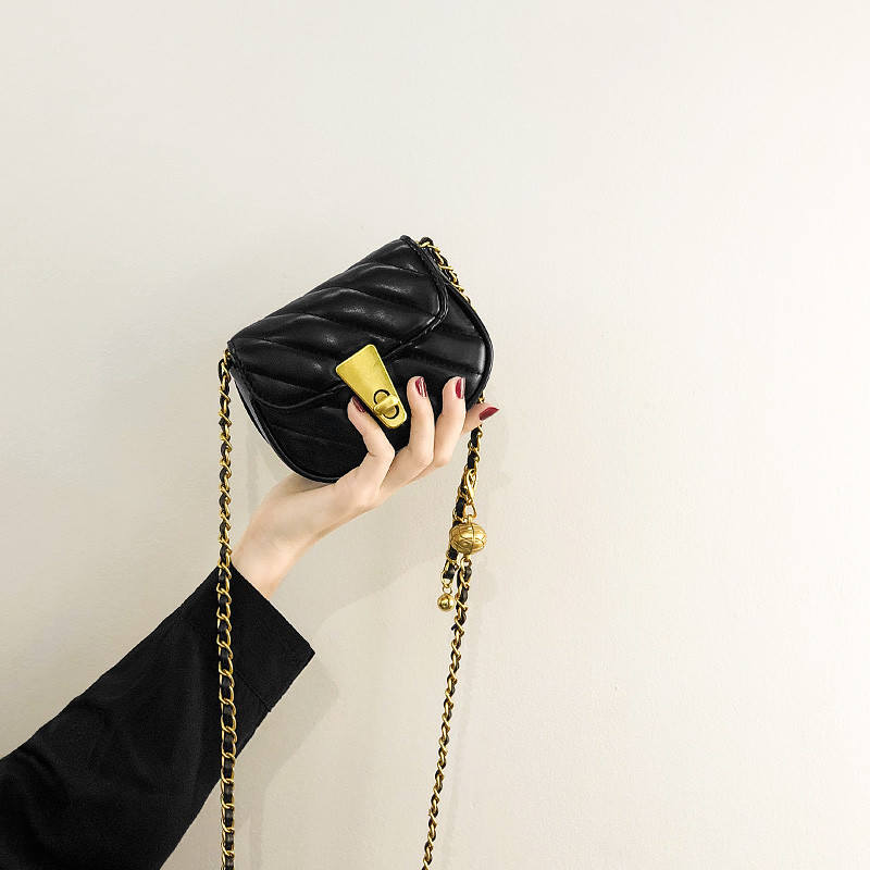 Thailand Lyn Brand กระเป๋าสะพายข้างมินิ ดีไซน์เรโทร สายโซ่ สไตล์ใหม่ปี 2025 พร้อมกล่องของขวัญ