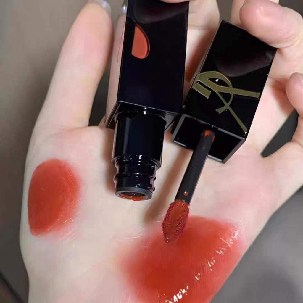 จัดส่ง 24/7 🎁 Love Lip Glaze Relief Black Tube 440 ลิปสติก # 233 # 234 # 416 # 441 # 611 # 620 # 621 # 622 ลิปกลอสแบบน้ำ