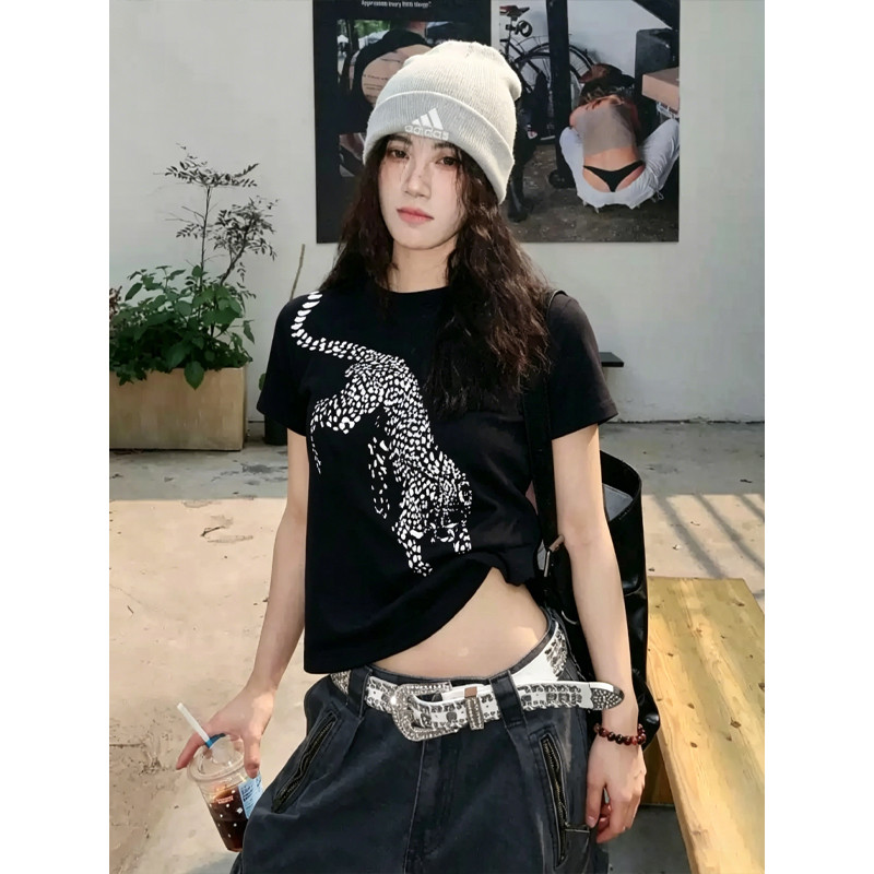 (พร้อมส่ง24ชม.) baby tee สีดำ ลายสัตว์เสือดาว ฟีล y2k ดาร์กสตรีท ทรงเข้ารูป ใส่เท่มีสไตล์
