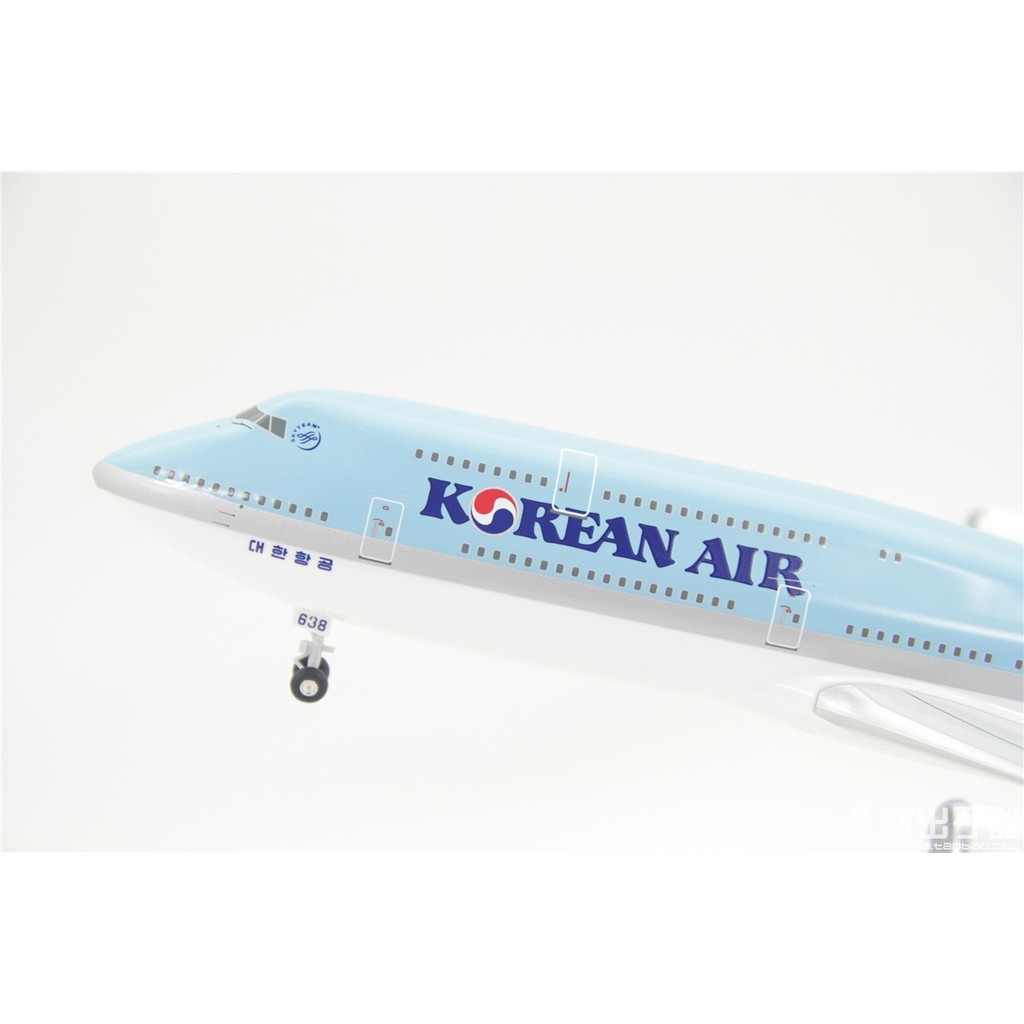 ประกอบเครื่องบินรุ่น Boeing B747-8 Daehan Airlines 1: 200 พร้อม Landing Rack วัสดุ ABS โมเดลเครื่องบ
