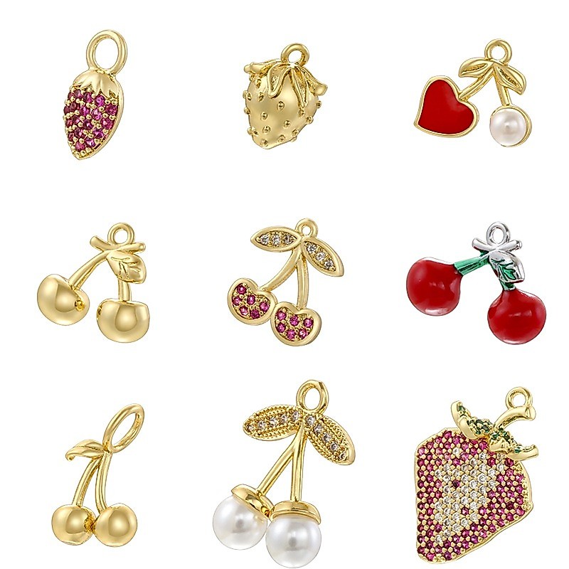 แฟชั่นทองเหลือง 18K Gold Plated Christmas Charm เชอร์รี่สตรอเบอร์รี่หวานน่ารัก Jewellery สําหรับ DIY สร้อยข้อมือสร้อยคอ