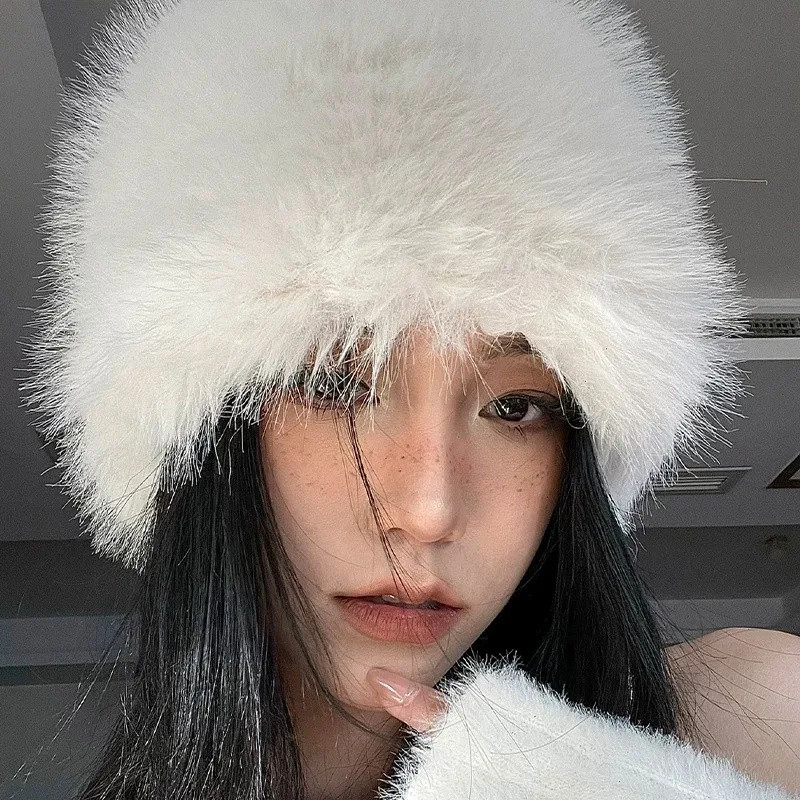 หมวกทรงแบนหรูหราและหมวกลายตุ๊กตาปุยนุ่ม สบายเมื่อสวมใส่ คุณภาพสูง