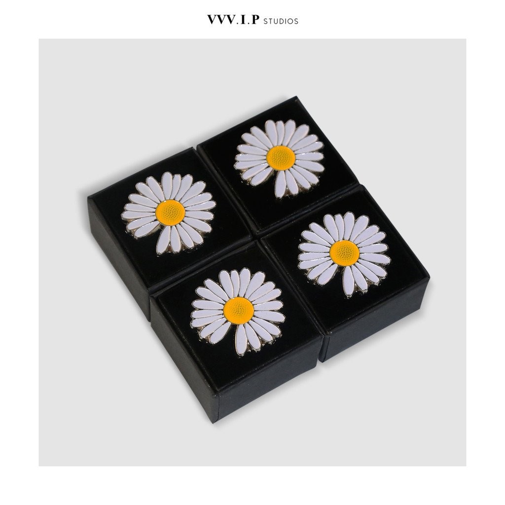 VVVIP โฮมเมด Gwen Zhilong gd สไตล์เดียวกัน pmo Daisy ดอกไม้ Notch เข็มกลัด ins อุปกรณ์เสริม TSOI