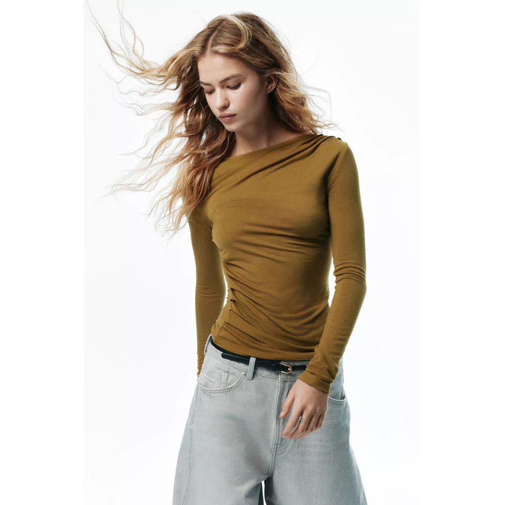 H&M(เอชแอนด์เอ็ม) เสื้อท็อปผ้าวิสโคสดีไซน์ระบายพลิ้ว Women Draped viscose top 1314271_1