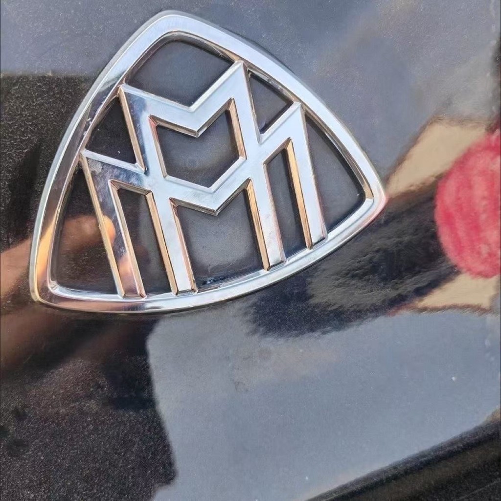 เหมาะสําหรับ 21-25 Maybach โลโก้รถ S480S580S680 Maybach Luminous โลโก้ด้านข้างโคมไฟ Shell Cover