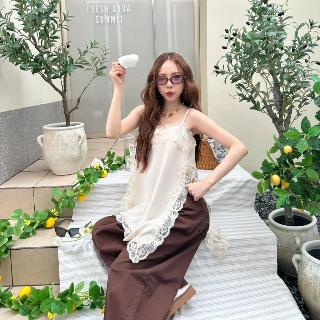 Betty cami : เสื้อสายเดี่ยว ตัวยาว แต่งขอบลูกไม้ ผ่าด้านข้าง KN.Clothes - รูปที่ 5