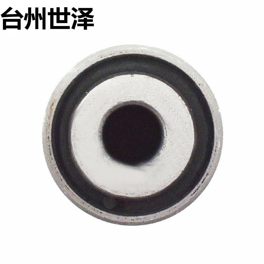 适用斯巴鲁森林人 翼豹 力狮 IV V 傲虎 2.0 2.5 前下衬套 胶套