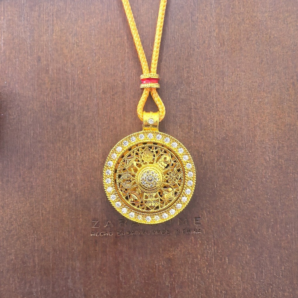 แฟชั่นสร้อยคอจี้ทรงกลมกลวงพร้อมฝังคริสตัล, 3 รูปแบบดอกไม้เคลือบ Amulet Co