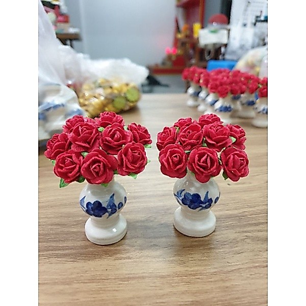 แจกันดอกกุหลาบ9ดอก ดอกกุหลาบกระดาษสา คู่ล่ะ 90 บาท