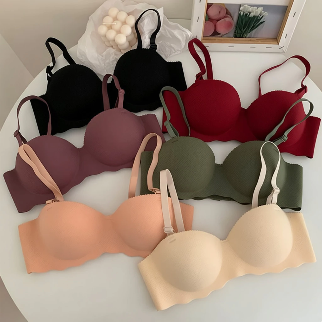 [พร้อมส่ง] บราไร้ขอบ ไร้โครง ดันทรงสวย อกชิดทันใจ ฟองน้ำนุ่ม ใส่สบาย สายปรับได้ เซต 4 สีคลาสสิก ไซส์ 32-38