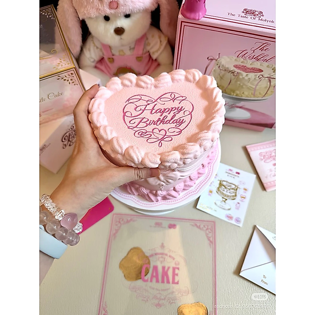 ⭐️พร้อมส่งจากไทย ⭐️ สกุชชี่ molynk เค้กหัวใจ นิ่มมาก นุ่มที่สุด🥺