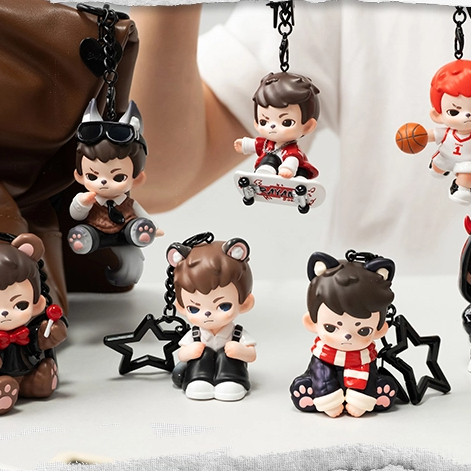 TNT SPACE RAYAN LOVE SERIES PENDAN กล่องตาบอด สไตล์ที่เลือกได้ น่ารักตุ๊กตา ของเล่น