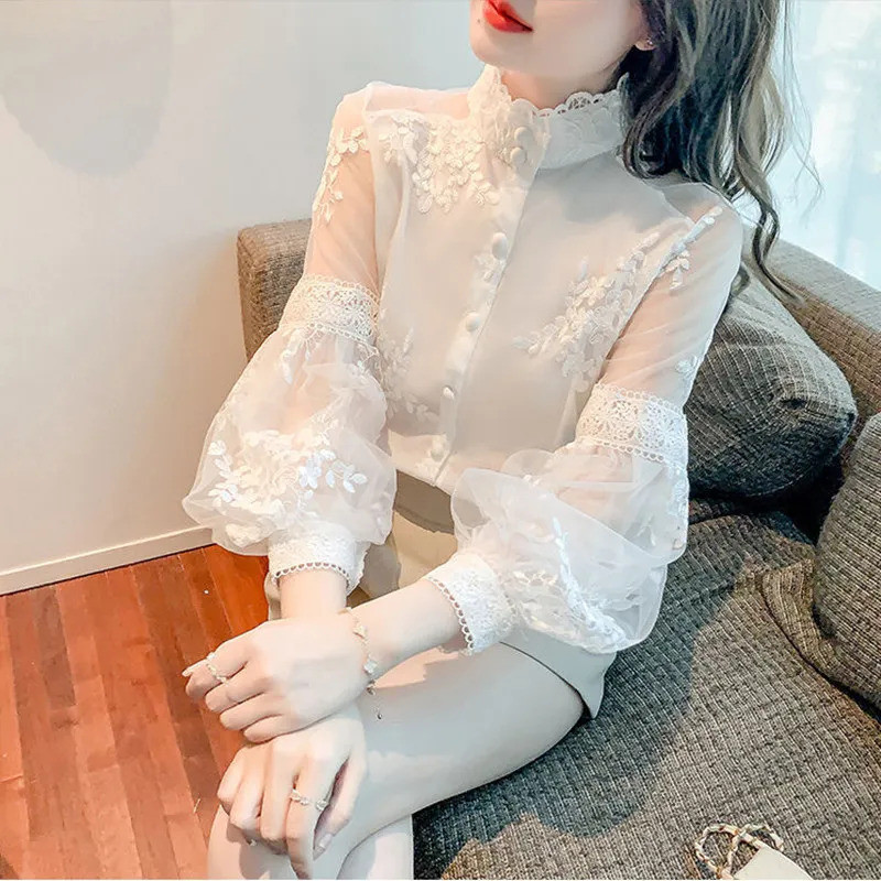 เสื้อชีฟองสำหรับผู้หญิง ดีไซน์ปักลายสไตล์พระราชวังและเย็บลูกไม้ คอปกแขนยาว