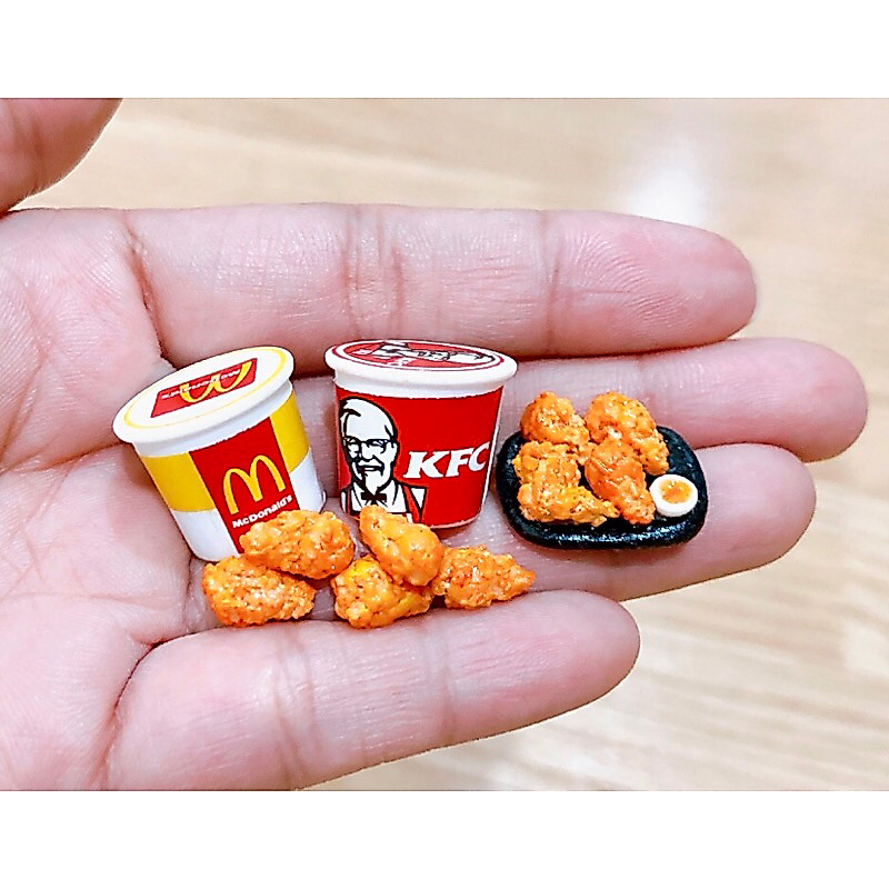 โมเดลกระป๋องจิ๋ว KFC , McDonald's จิ๋วๆ ราคา/ ชิ้น ใช้เล่นหรือตกแต่งบ้านตุ๊กตา