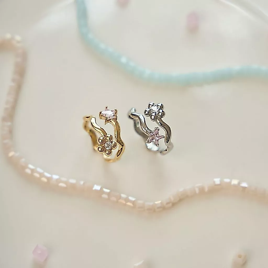 earika.earrings - Petal Wisp Ring แหวนดอกไม้เกลียว วัสดุสแตนเลส (stainless steel) ใส่อาบน้ำได้ เหมาะสำหรับคนแพ้ง่าย