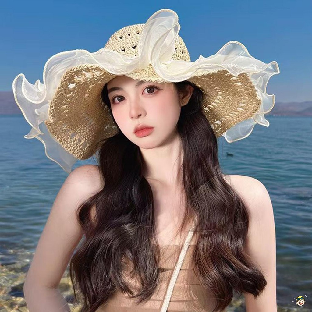 หมวกกันแดดชายหาดสำหรับฤดูร้อน มีปีกว้างและออกแบบ Crochet เหมาะสำหรับการท่องเที่ยวและการพักผ่อนบนชายหาด