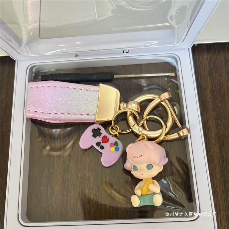 Creative Dimoo ตุ๊กตาจี้พวงกุญแจวัสดุโลหะผสมสังกะสีแฟชั่น dimoo พวงกุญแจจี้มาตรฐาน