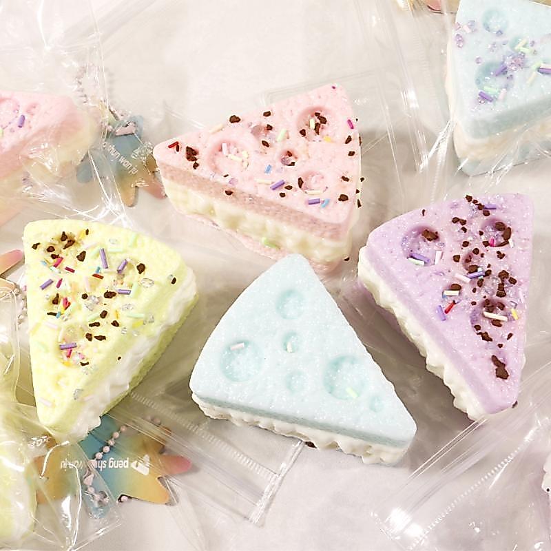 ซ้าย น่ารักเค้กรูป Squishy Fidget ของเล่นนุ่มช้า Rising และ Pastel Macaron สีเหมาะสําหรับความเครียดบรรเทาโฮมออฟฟิศเด็กเล่น GHT