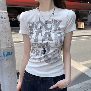 เสื้อยืดผู้หญิงแขนสั้น คอกลม ผ้าร่อง ลายตัวอักษร สไตล์ Y2K เสื้อแฟชั่นผู้หญิง ทรงเข้ารูป