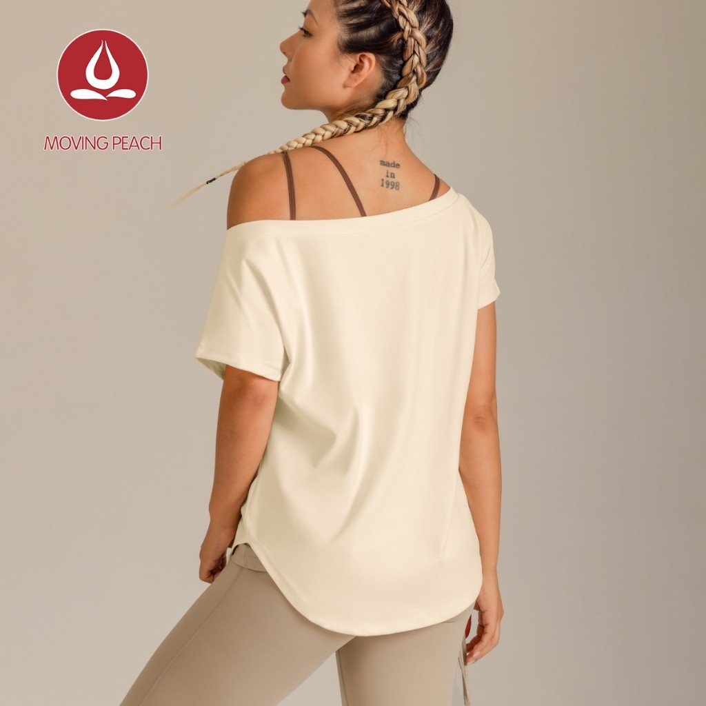 MOVING PEACH ผู้หญิง 2-Way Off ไหล่โยคะเสื้อยืดหลวม Batwing แขนสั้นโค้ง Hem Breathable กีฬาออกกําลังกาย Top Gym Dance สวมใส่ทุกวัน BTL