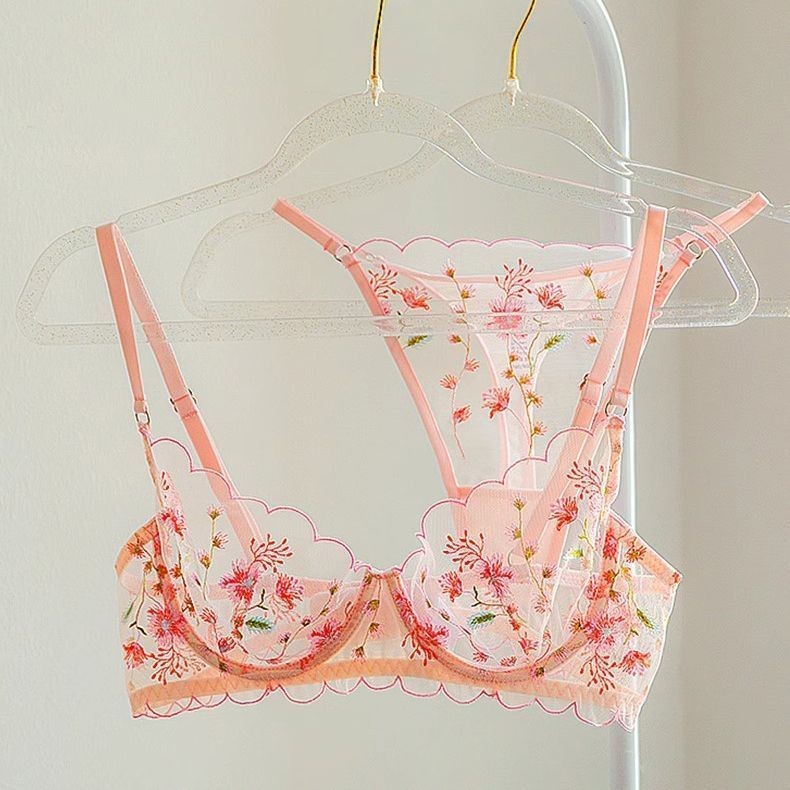 2025 สไตล์เซ็กซี่สไตล์ใหม่ Hollow Out Design Bra สไตล์หรูหราเย็บปักถักร้อยออกแบบหน้าอก Combination นุ่มสบายผ้าที่มีคุณภาพสูงฤดูร้อนต้องมีชุดยกทรง