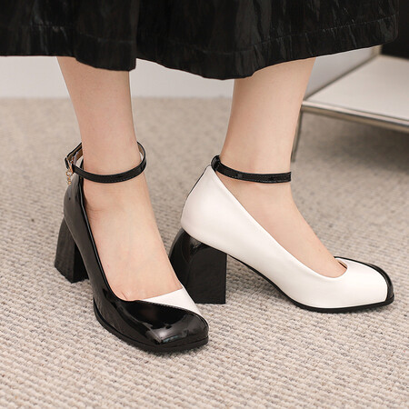 TXT34-50 ขนาดใหญ่สิทธิบัตรหนังการจับคู่สี Square Toe ปากตื้นแบนสายคล้องคอส้นหนา Mary Jane รองเท้าแฟช