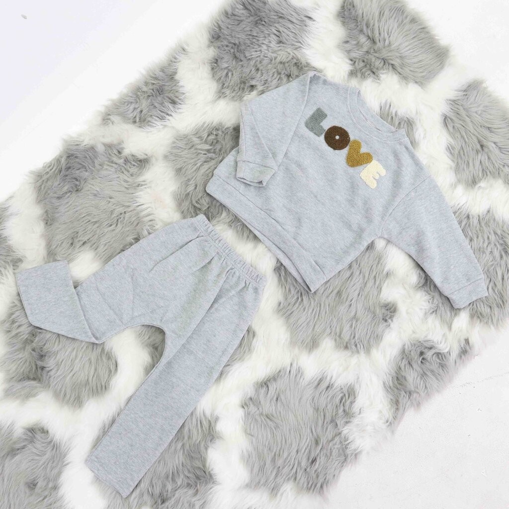 ชุดเด็กแขนยาวLOVE สีเทาL 100 ซม. (2Y-3Y) RB230904-24A(L)