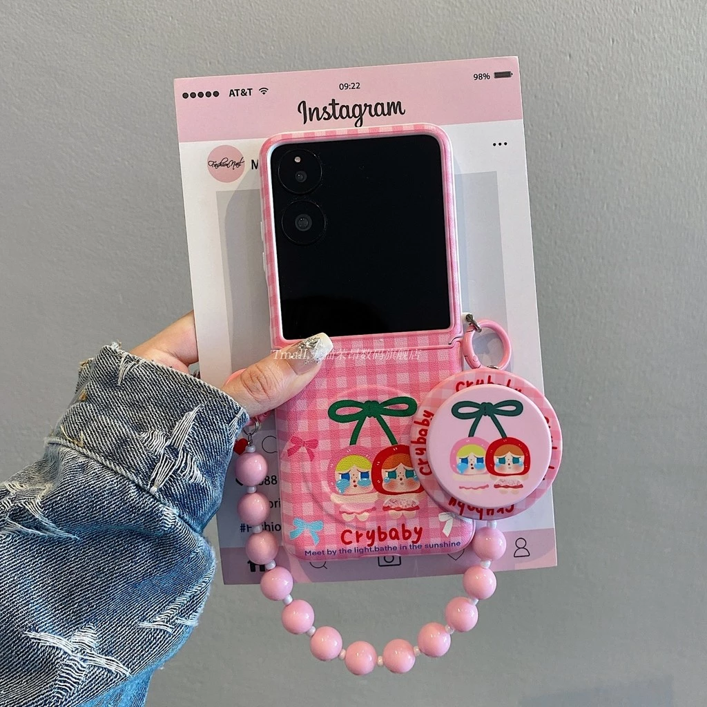 For Samsung Galaxy Z Flip7 สําหรับ mixflip2 เคสโทรศัพท์หน้าจอพับ for Samsung zflip6 flip5 flip4 การ์ตูนแป้งตารางสองเชอร์รี่ร้องไห้ทารกวงเล็บดูดแม่เหล็ก pocket2purax เชือกเส้นเล็ก