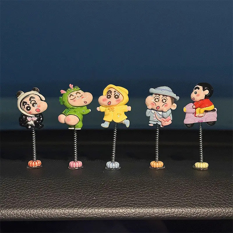 ของแต่งรถ Crayon Shin-Chan เครื่องประดับน่ารักเหมาะสําหรับกระจกมองหลังรถจักรยานยนต์ตกแต่งเขย่าหัวตุ๊กตา