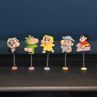 ของแต่งรถ Crayon Shin-Chan เครื่องประดับน่ารักเหมาะสําหรับกระจกมองหลังรถจักรยานยนต์ตกแต่งเขย่าหัวตุ๊กตา