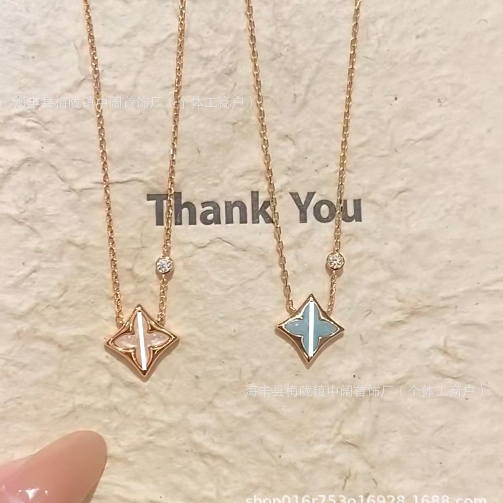 ชุดเครื่องประดับหรูหรา เพชรสังเคราะห์สร้อยคอมาร์เธอออฟเพียรล์ 18Kv สีขาว เหมาะสมกับโอกาสพิเศษ