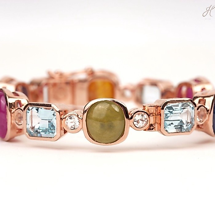 กำไล Mix Gems Fancy คั่น White Topaz กลมix Gems Fancy Bangle with Round White Topaz