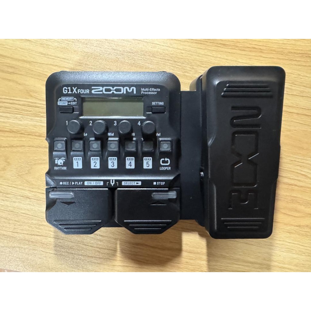 ZOOM G1X FOUR Multi-Effects Pedal  Guitar