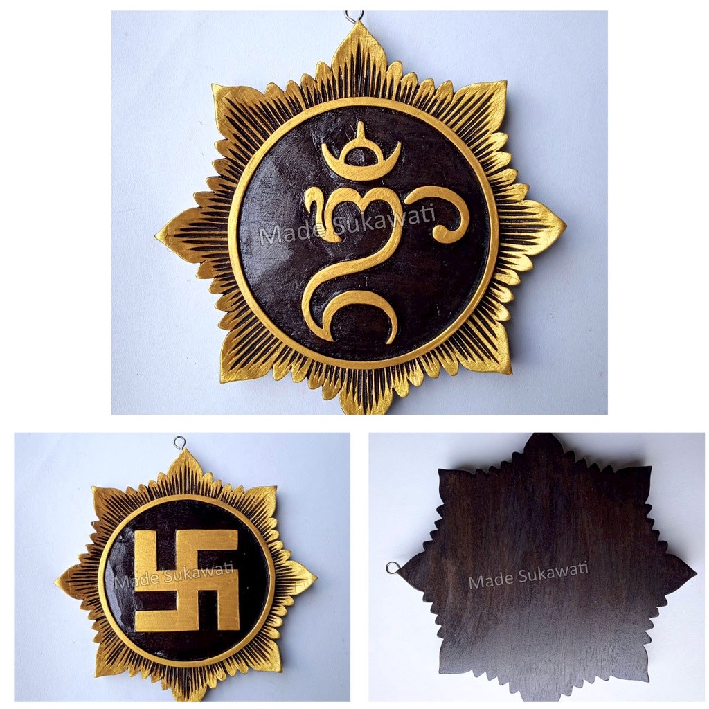 แผ่นป้ายติดผนังไม้พร้อม motif OmKara แกะสลักบาหลีทํามือ