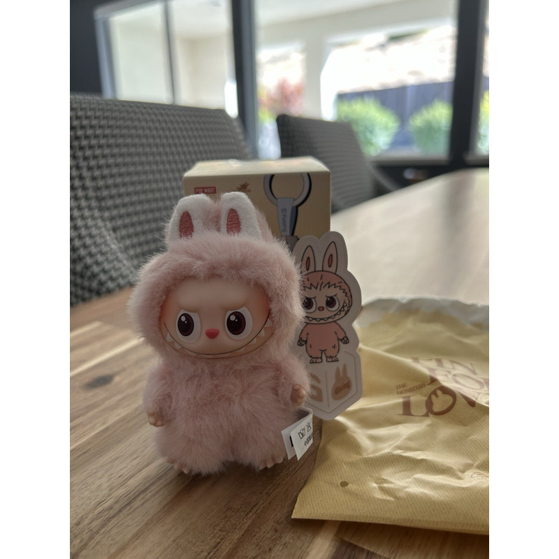 พิน.Popmart Labubu тема Love Letter ของแท้พร้อมจัดส่ง