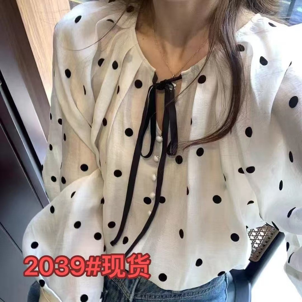 Polka Dot Bowknot โคมไฟแขนเสื้อผู้หญิง 2025 ฤดูใบไม้ผลิฤดูใบไม้ร่วงออกแบบ Niche แขนยาวเสื้อชีฟองฤดูใ
