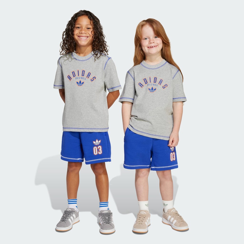 adidas ไลฟ์สไตล์ ชุดเสื้อยืดและกางเกงขาสั้นสำหรับเด็ก เด็ก สีเทา JX5258