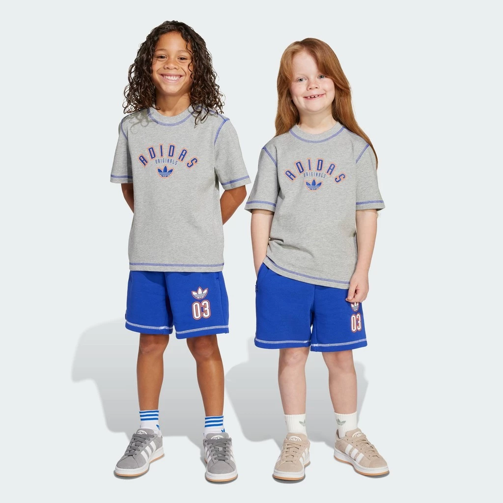 adidas ไลฟ์สไตล์ ชุดเสื้อยืดและกางเกงขาสั้นสำหรับเด็ก เด็ก สีเทา JX5258