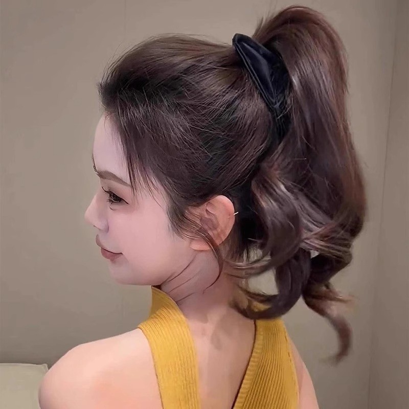คลิปสามเหลี่ยมเปลือกหอยสไตล์ใหม่ทำจากผ้าซาติน รูปที่ 3
