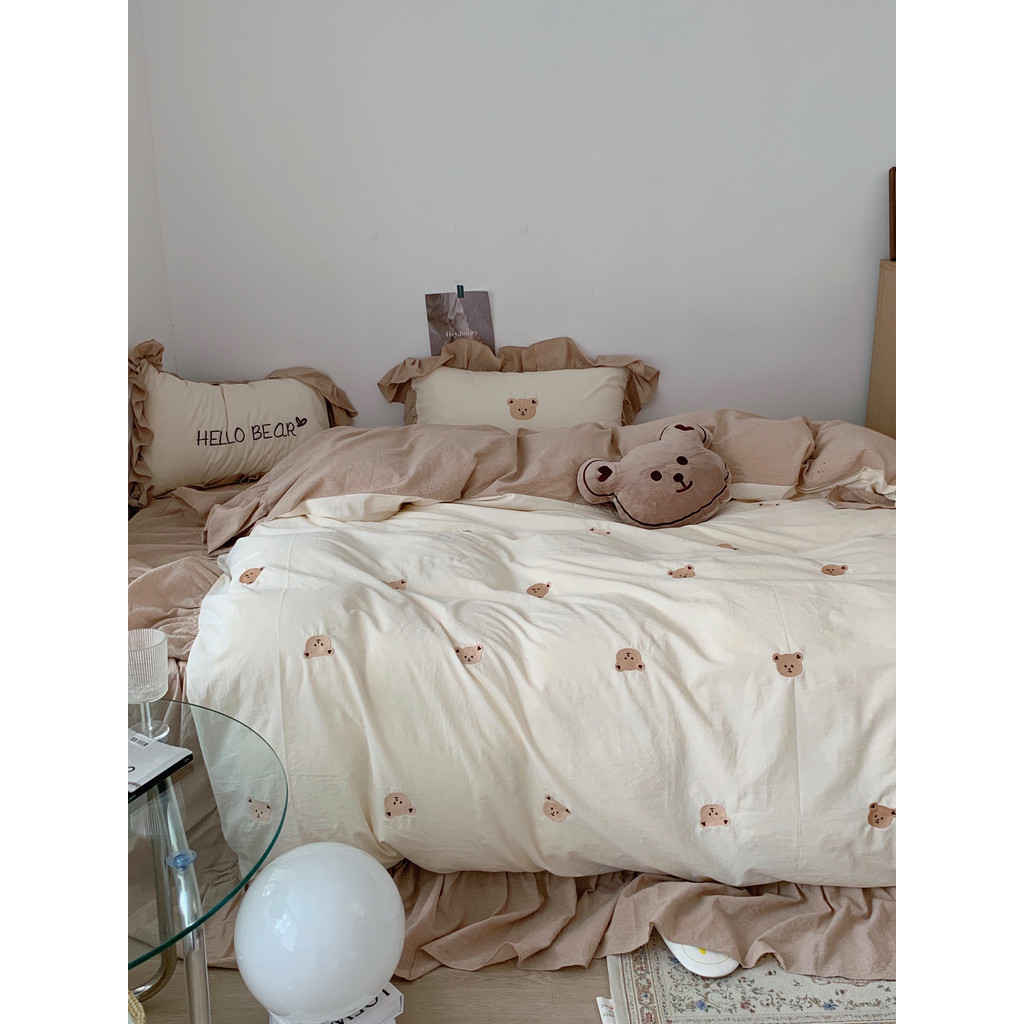 Gummy Bear - ชุดเครื่องนอน 4 ชิ้น จากผ้าฝ้ายเกาหลีแท้ ปักลายหัวใจและลูกไม้ สำหรับเตียงขนาด 1.8 เมตร