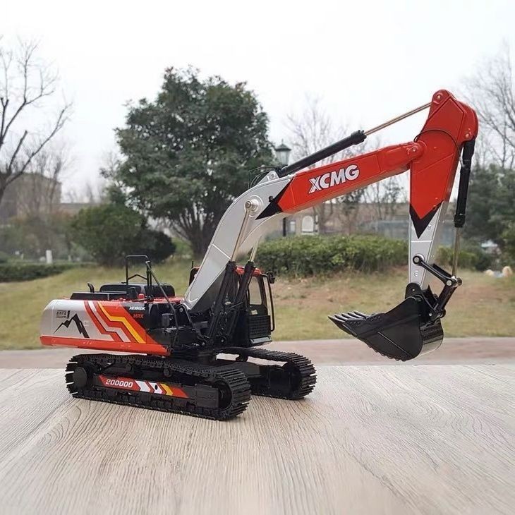 Original XE380DK Excavator Excavator 370DK 215C โลหะผสมวิศวกรรมยานพาหนะรุ่น 1: 30